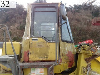 中古建設機械 中古 コマツ KOMATSU ホイール・ローダ １．０立米以上 WA200-3