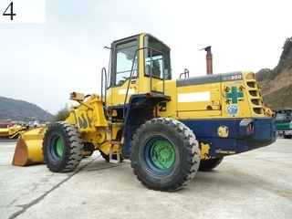 中古建設機械 中古 コマツ KOMATSU ホイール・ローダ １．０立米以上 WA200-3