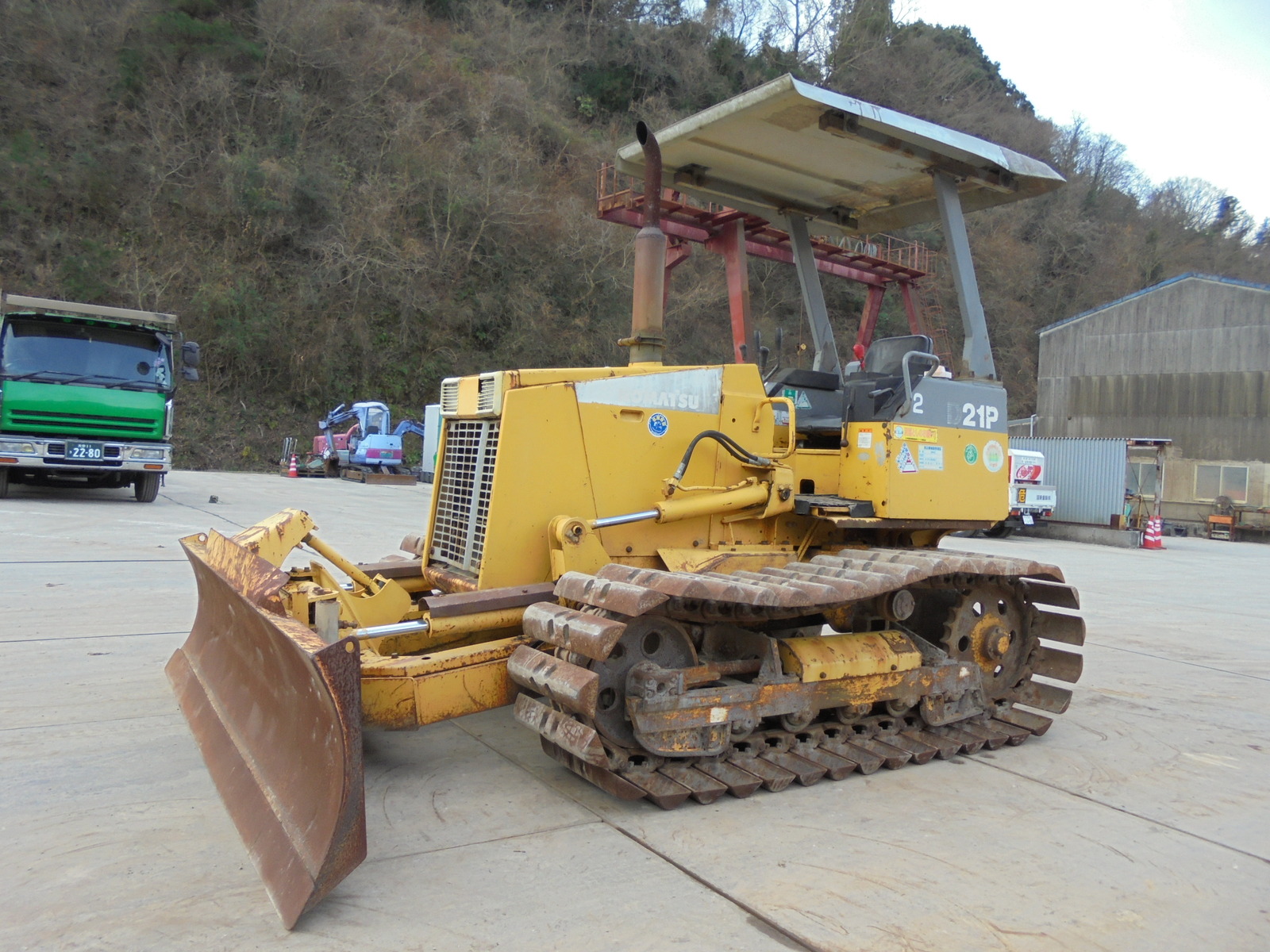 中古建設機械 中古 コマツ KOMATSU ブルドーザ  D21P-7E