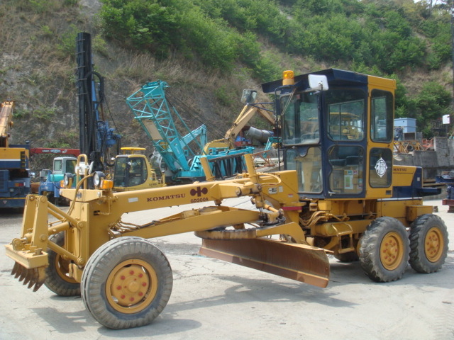 中古建設機械 中古 コマツ KOMATSU モーターグレーダー アーティキュレート式 GD300A-1