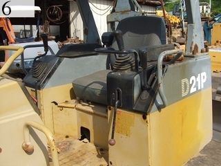 中古建設機械 中古 コマツ KOMATSU ブルドーザ  D21P-7