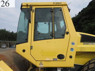 中古建設機械 中古 ボーマク BOMAG ローラー 土工用振動ローラー BW211D-4