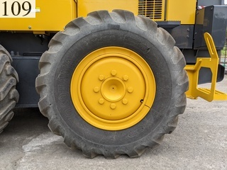 中古建設機械 中古 コマツ KOMATSU モーターグレーダー アーティキュレート式 GD405-7